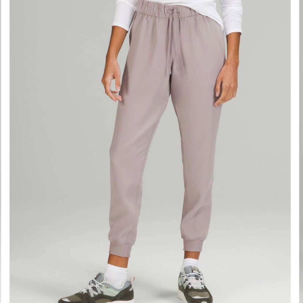 On the Fly Mid-Rise Jogger *TravelWoven (4)